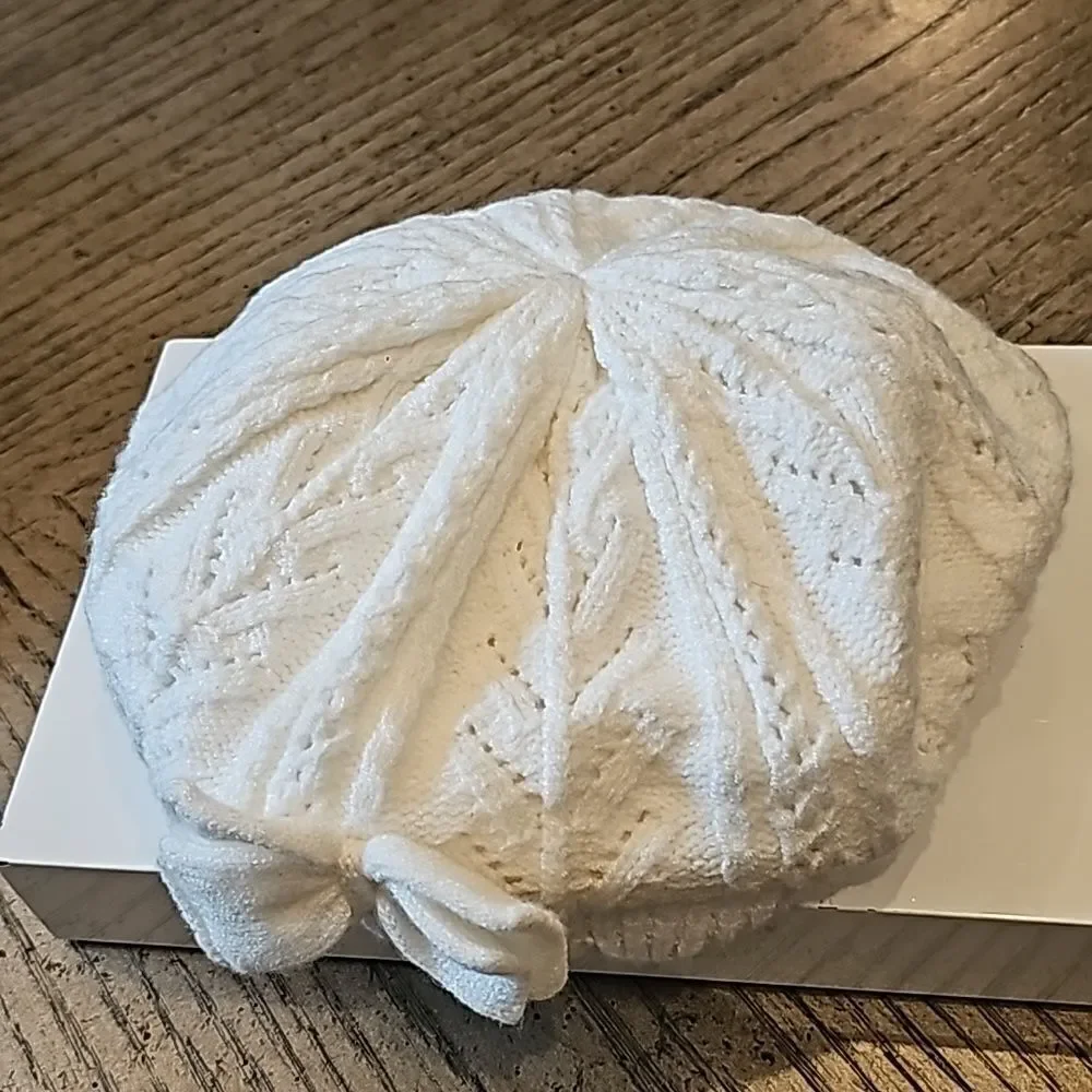 N/A crochet white